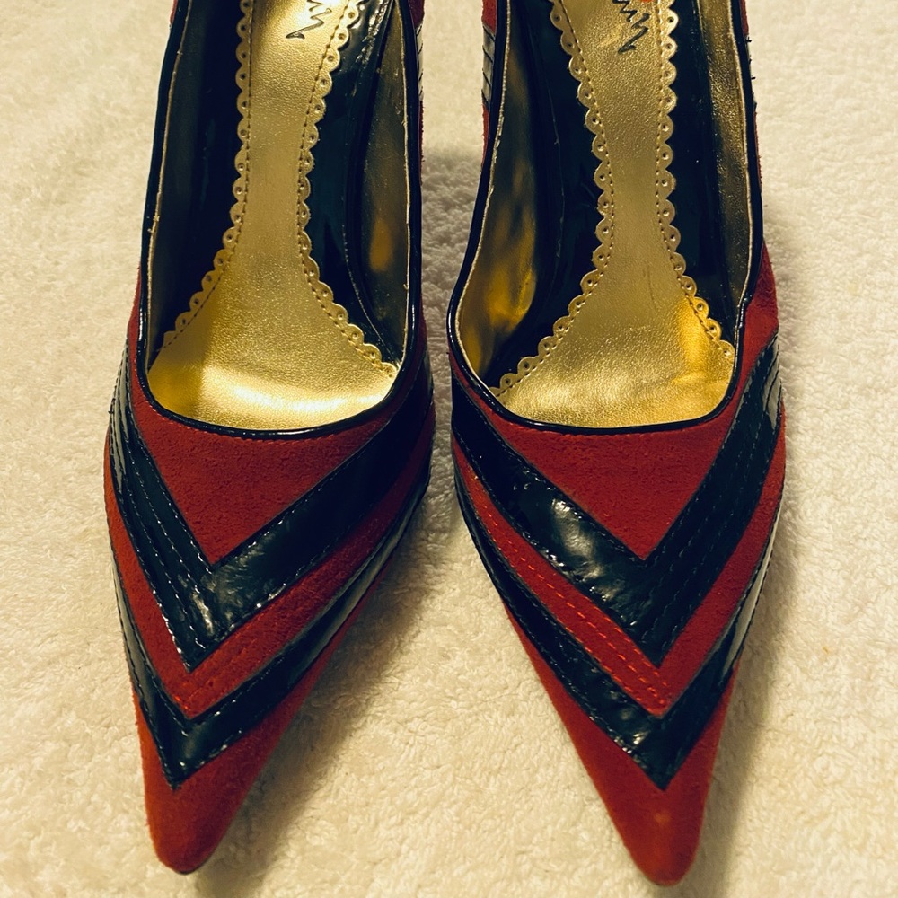 Almost Brand New Vintage Heels By LUICHINY - Heel Height Is 4 Inches - box 31 - Picture 3 of 8